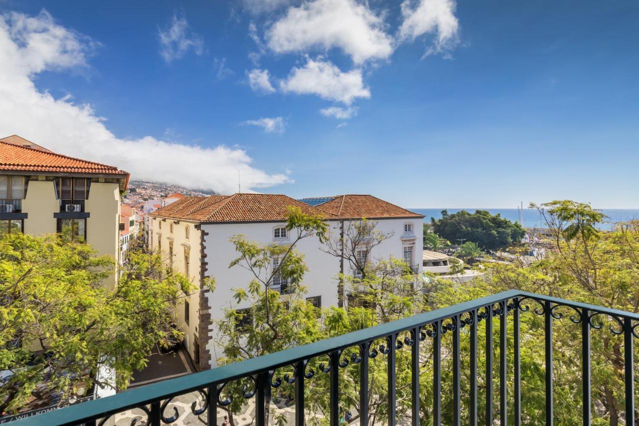 Barcelo Funchal Oldtown Hotell Exteriör bild View from the balcony of the house of the writer, in Funchal, Madeira